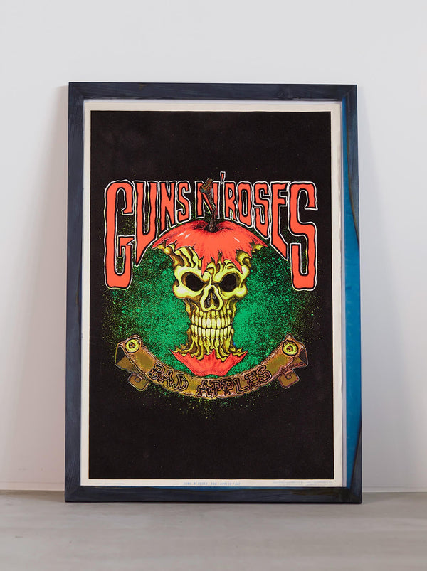 琉球藍染ポスターフレーム W660 x H960(レジン/木製) x Vintage Black Light Poster【GUN'S ROSES BAD APPLES】
